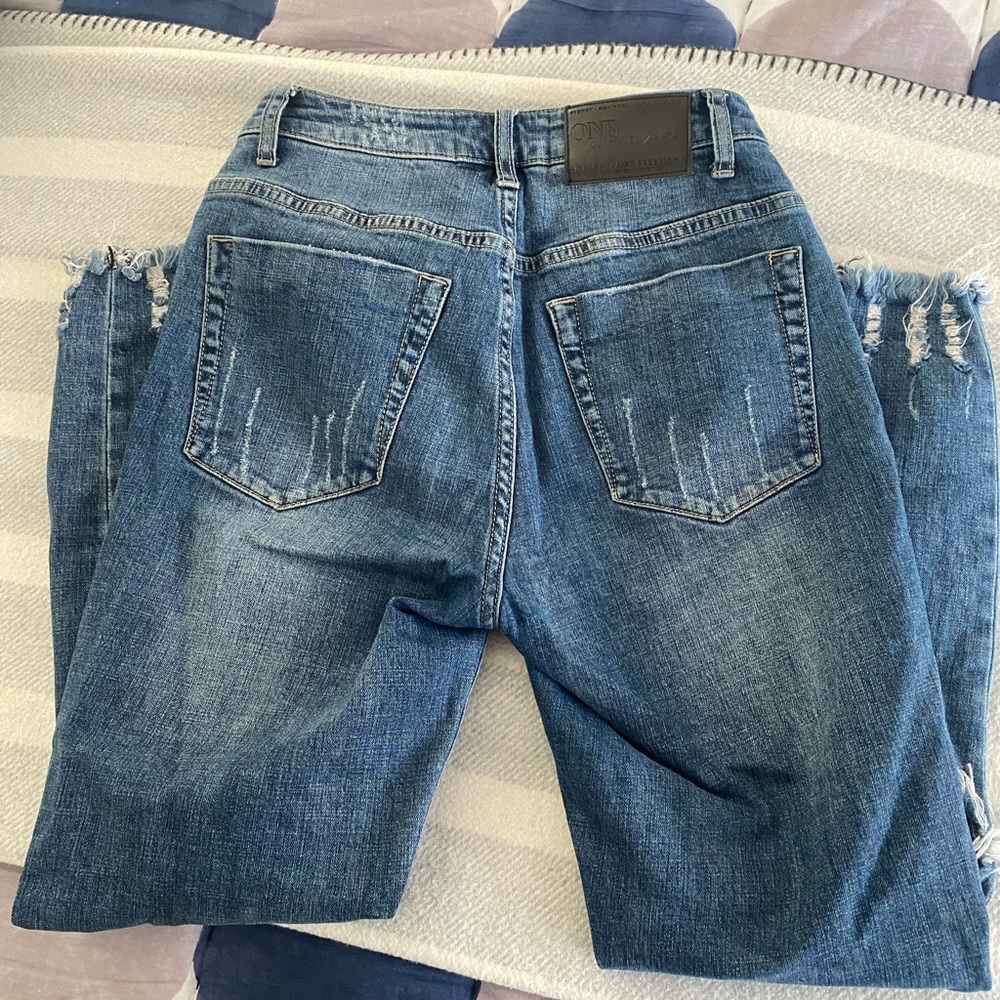 one Teaspoon size 24. light stretch skinny jean.